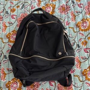 Lululemon City Adventurer Bakcpack 17L in Black/Gold